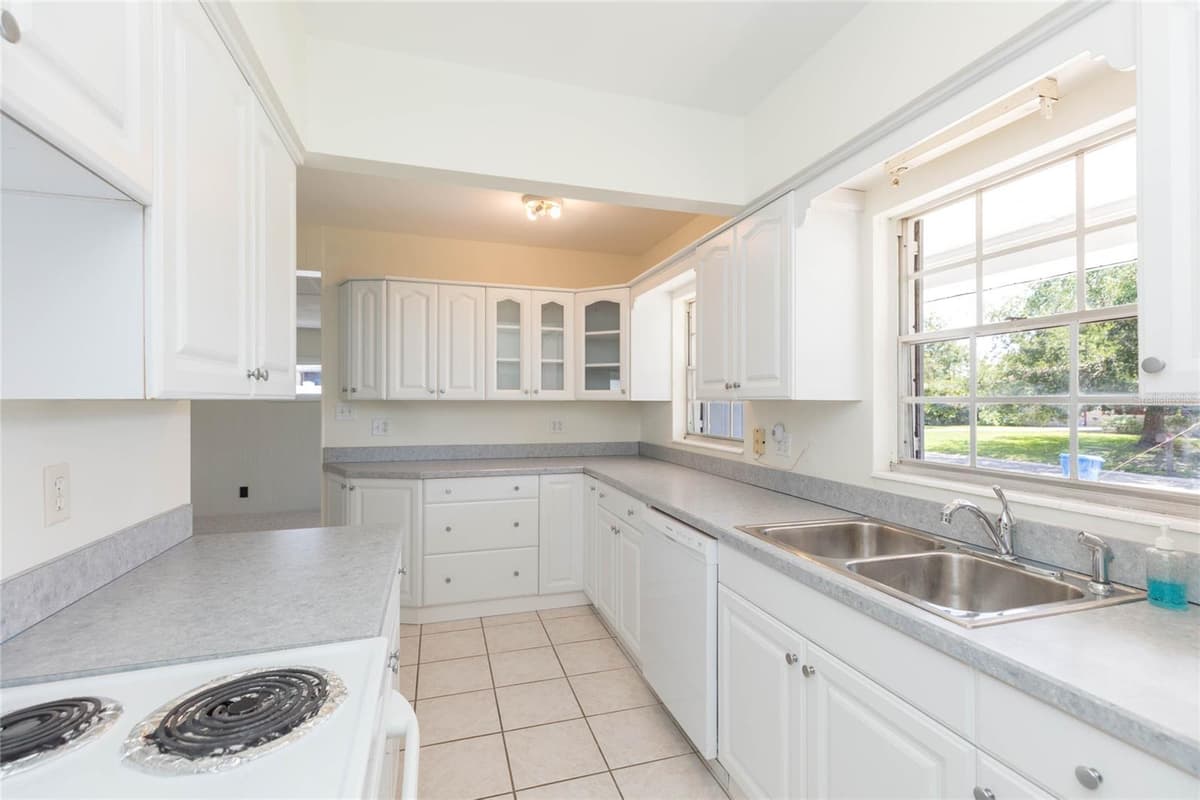 4524 PICADILLY STREET — photo 3 of 24