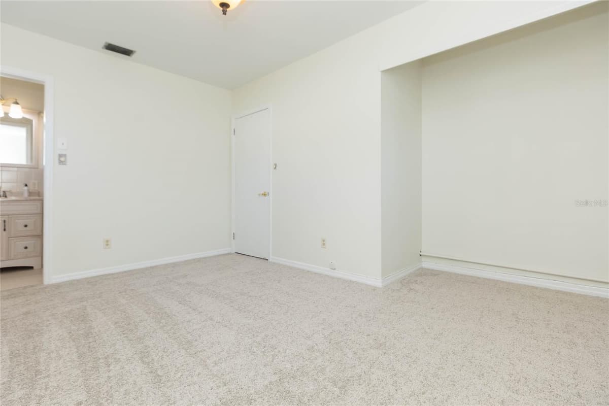 4524 PICADILLY STREET — photo 18 of 24