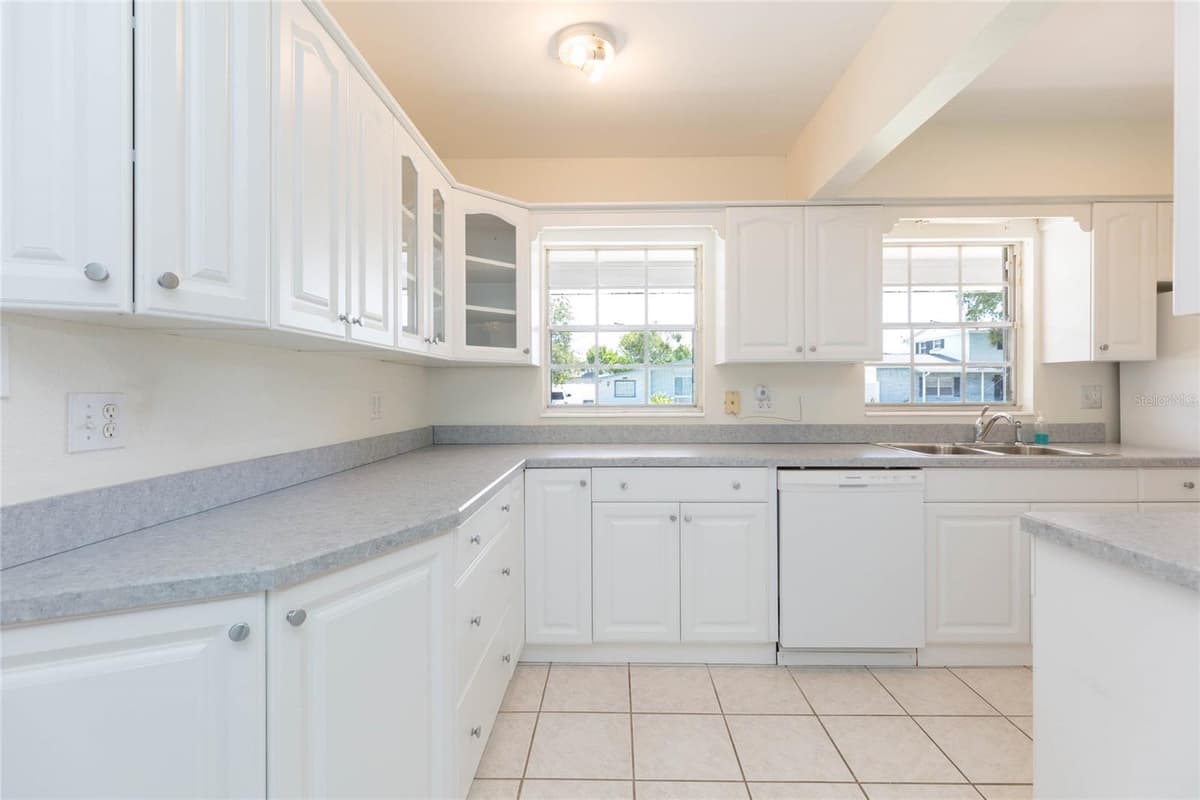 4524 PICADILLY STREET — photo 4 of 24