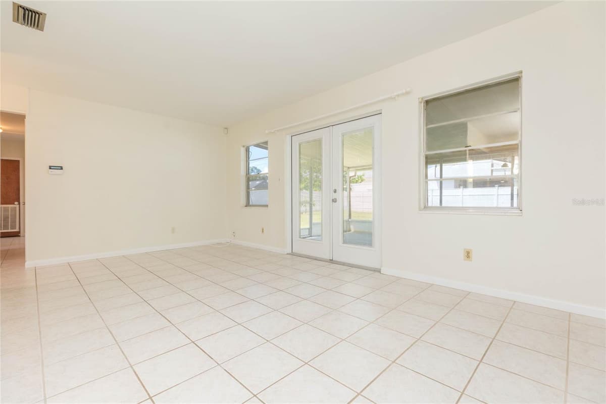 4524 PICADILLY STREET — photo 9 of 24