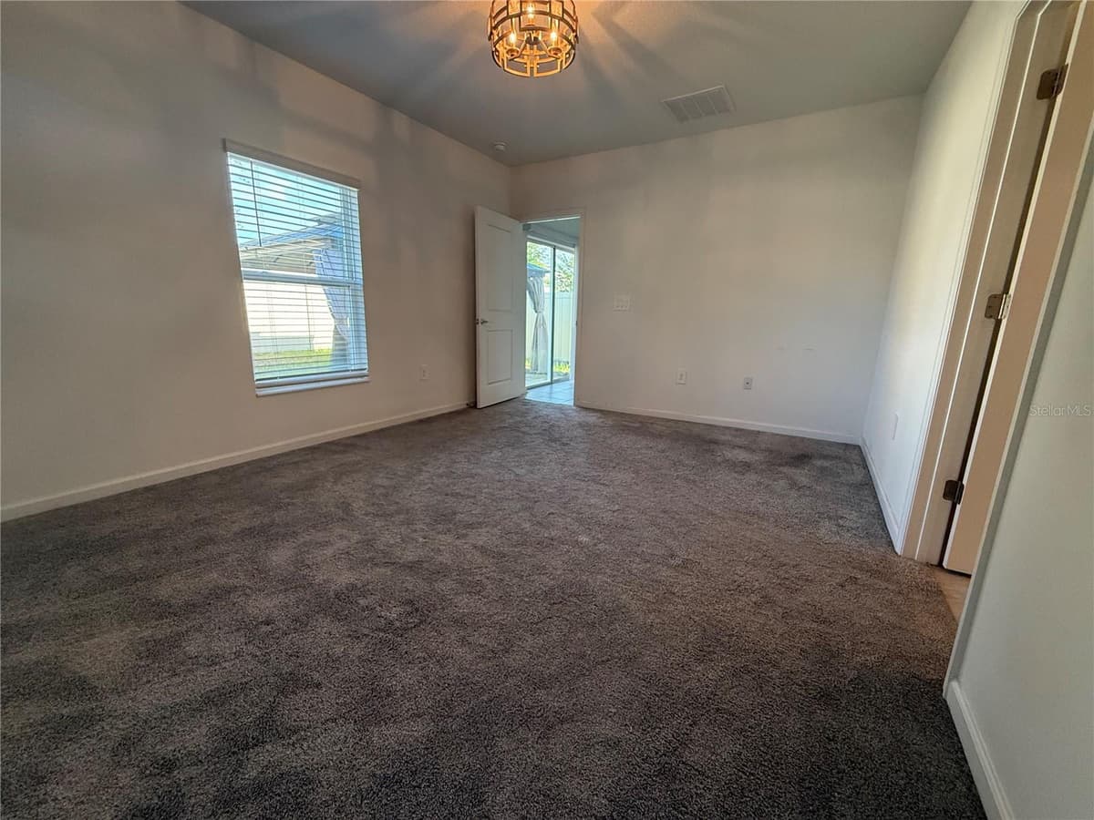 558 JETT LANE — photo 7 of 14