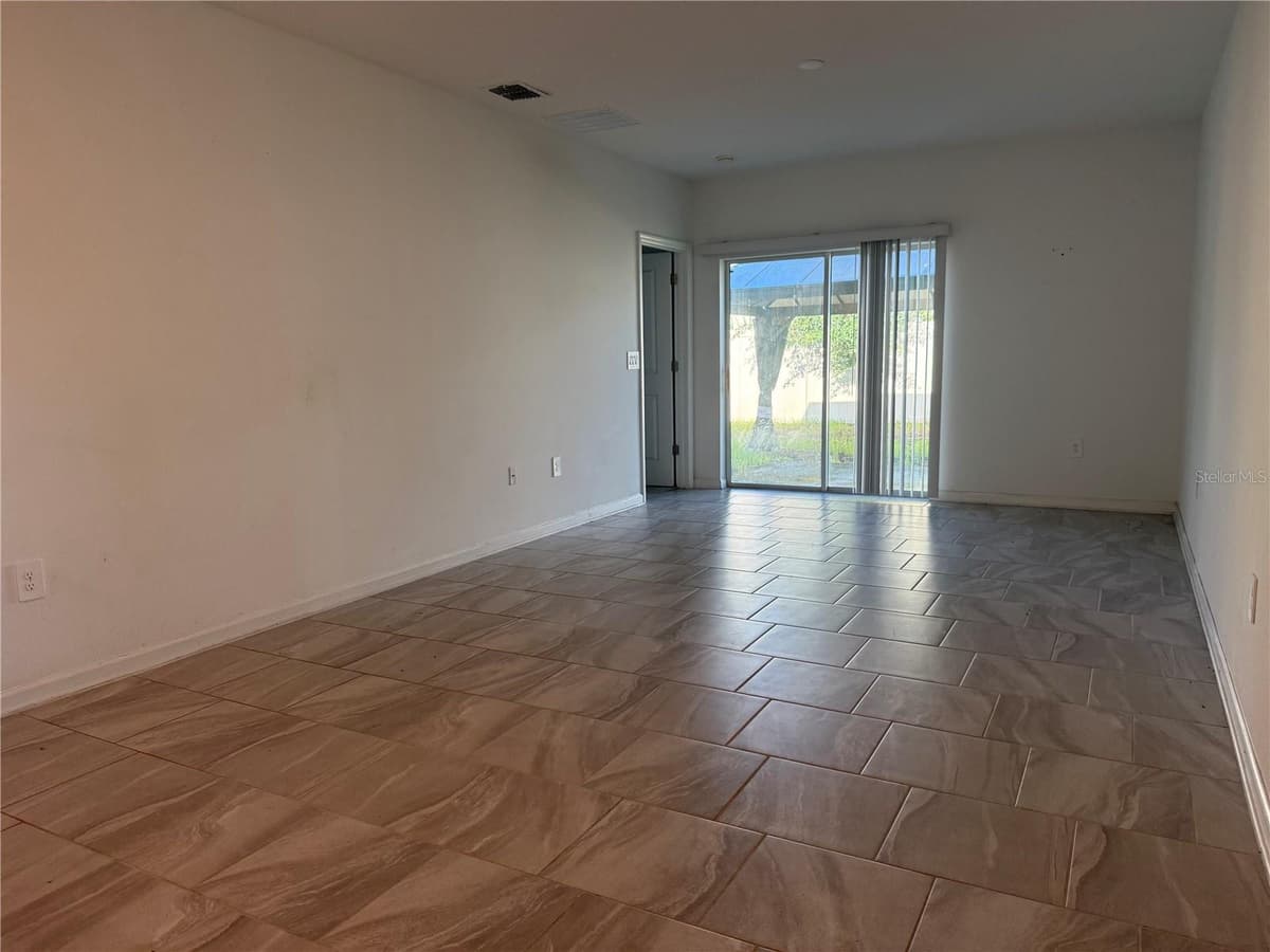 558 JETT LANE — photo 6 of 14
