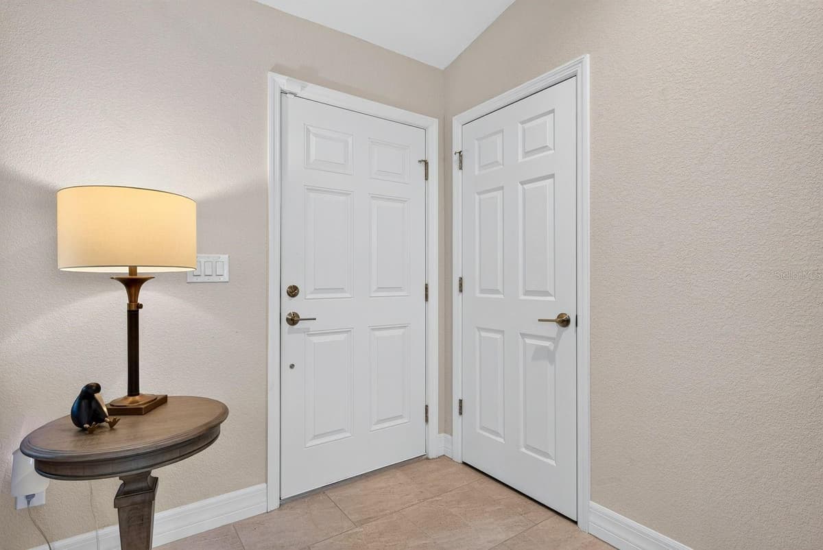 2775 WYOLA AVENUE — photo 14 of 57