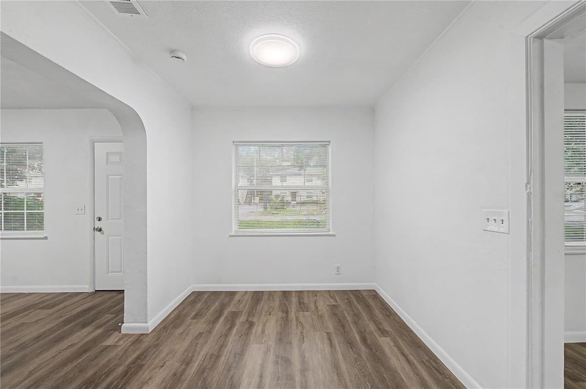 810 120TH AVENUE — photo 11 of 49