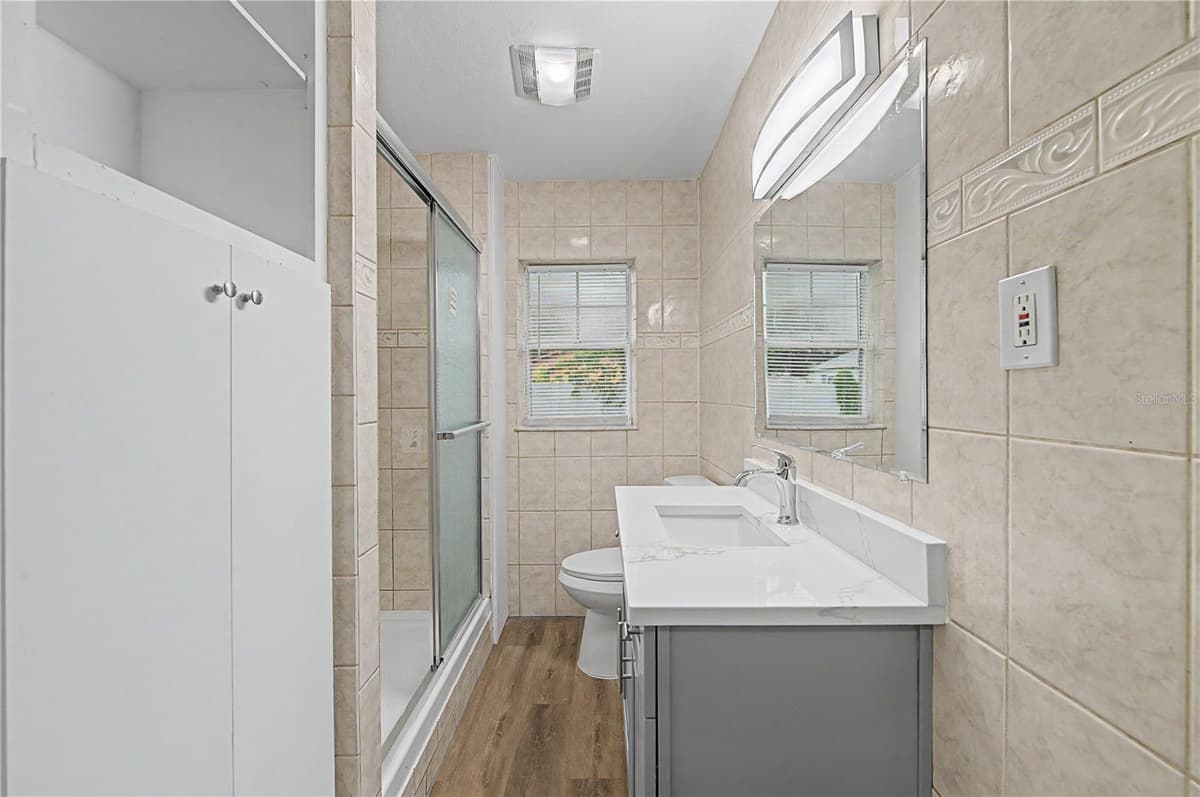 810 120TH AVENUE — photo 28 of 49