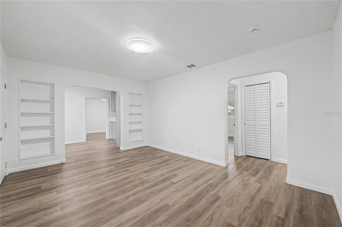 810 120TH AVENUE — photo 19 of 49