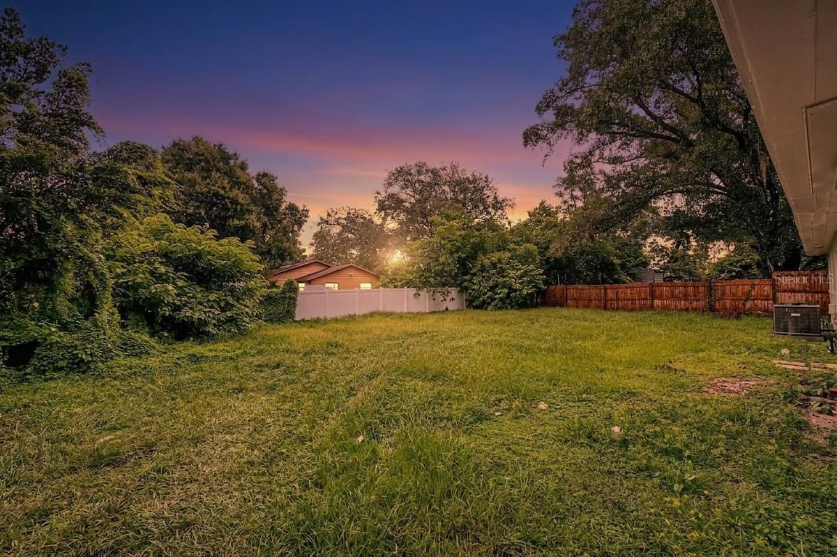 810 120TH AVENUE — photo 3 of 49