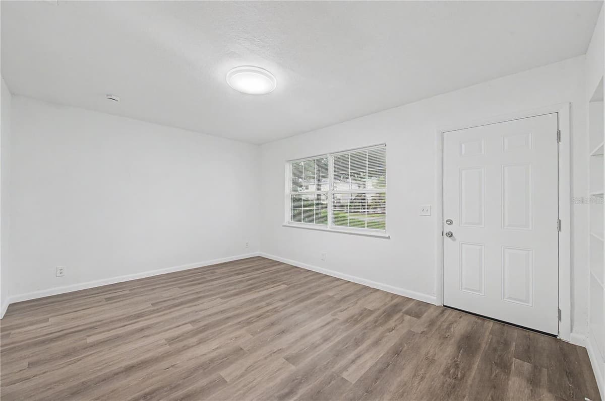810 120TH AVENUE — photo 17 of 49