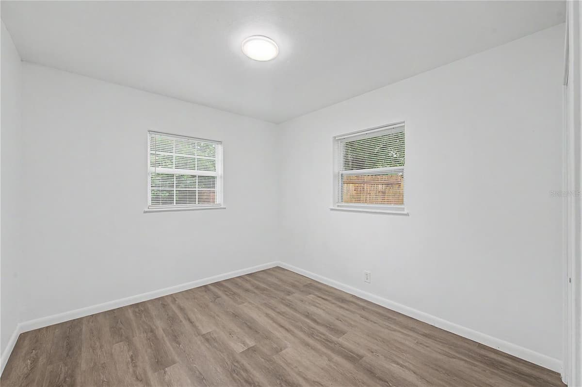 810 120TH AVENUE — photo 27 of 49