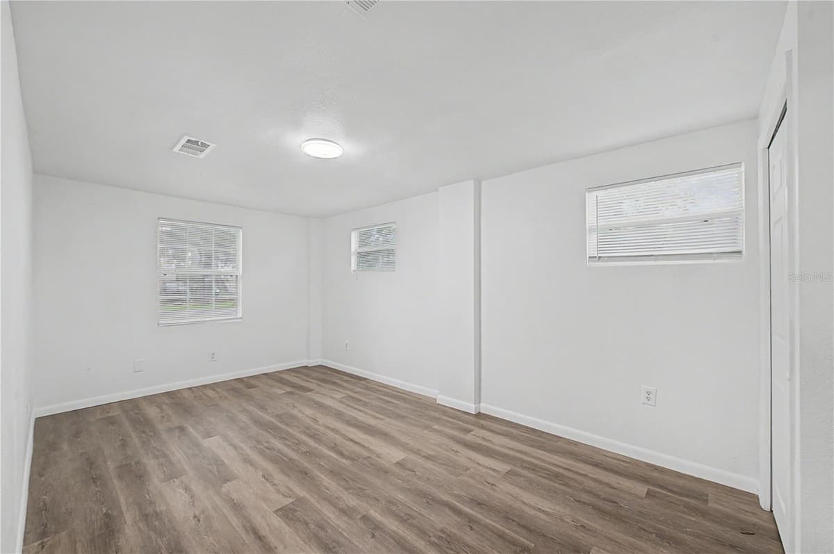 810 120TH AVENUE — photo 24 of 49