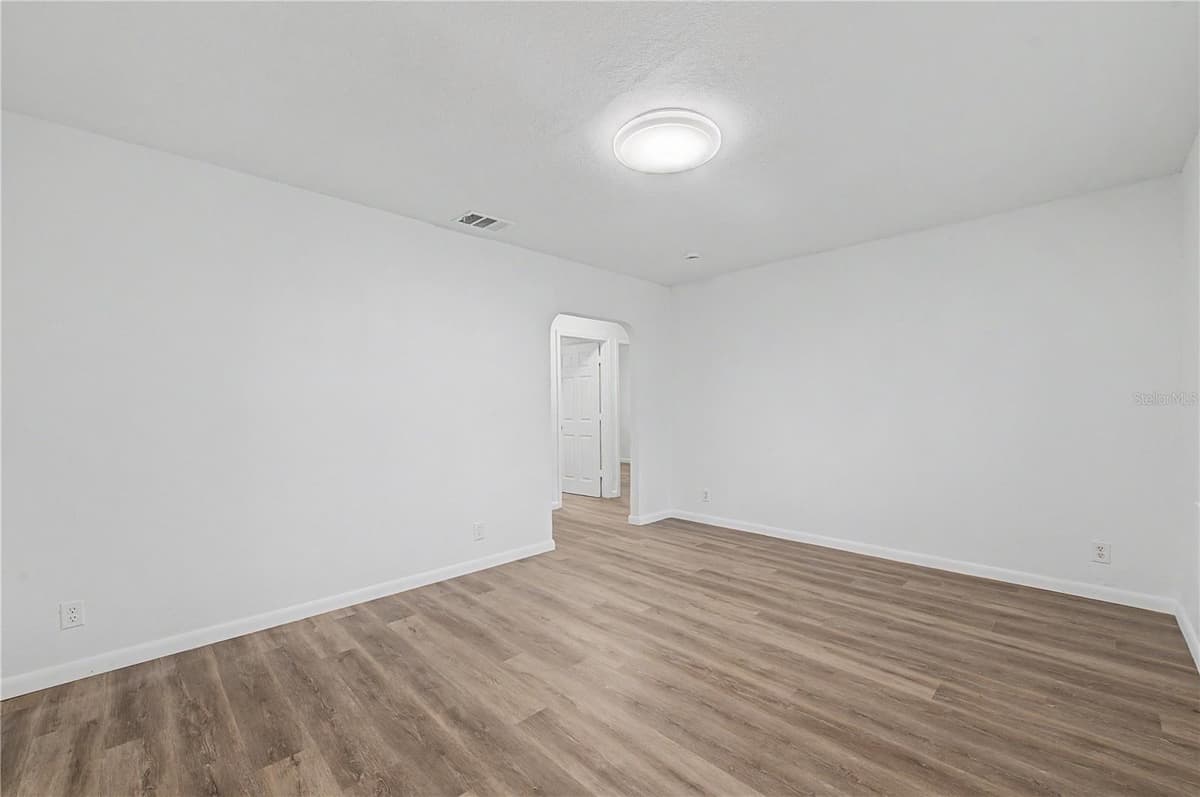 810 120TH AVENUE — photo 33 of 49