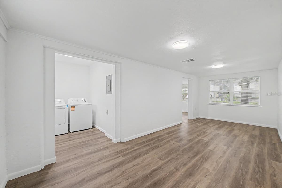810 120TH AVENUE — photo 13 of 49