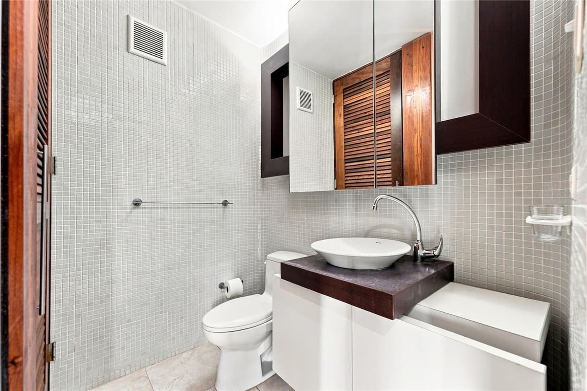 59 CALLE SAN MIGUEL — photo 14 of 22