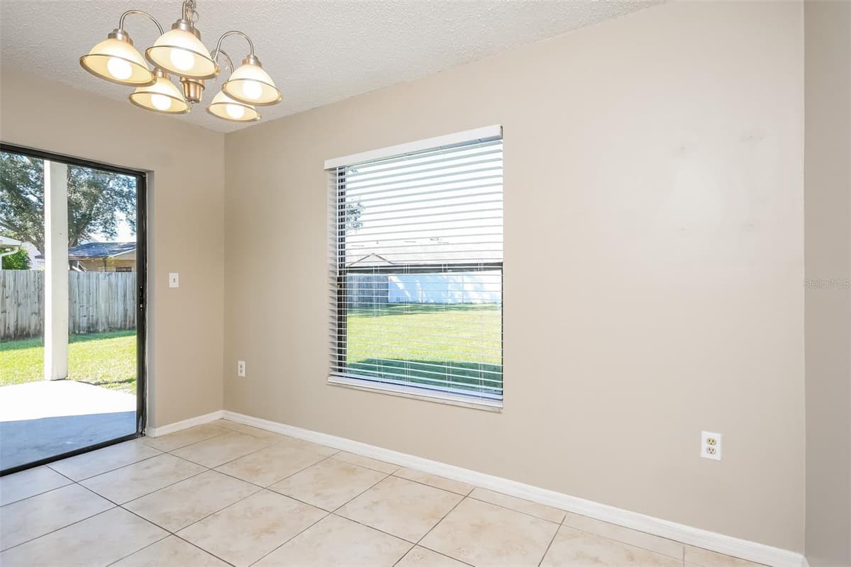 11943 BLACKHEATH CIRCLE — photo 5 of 15