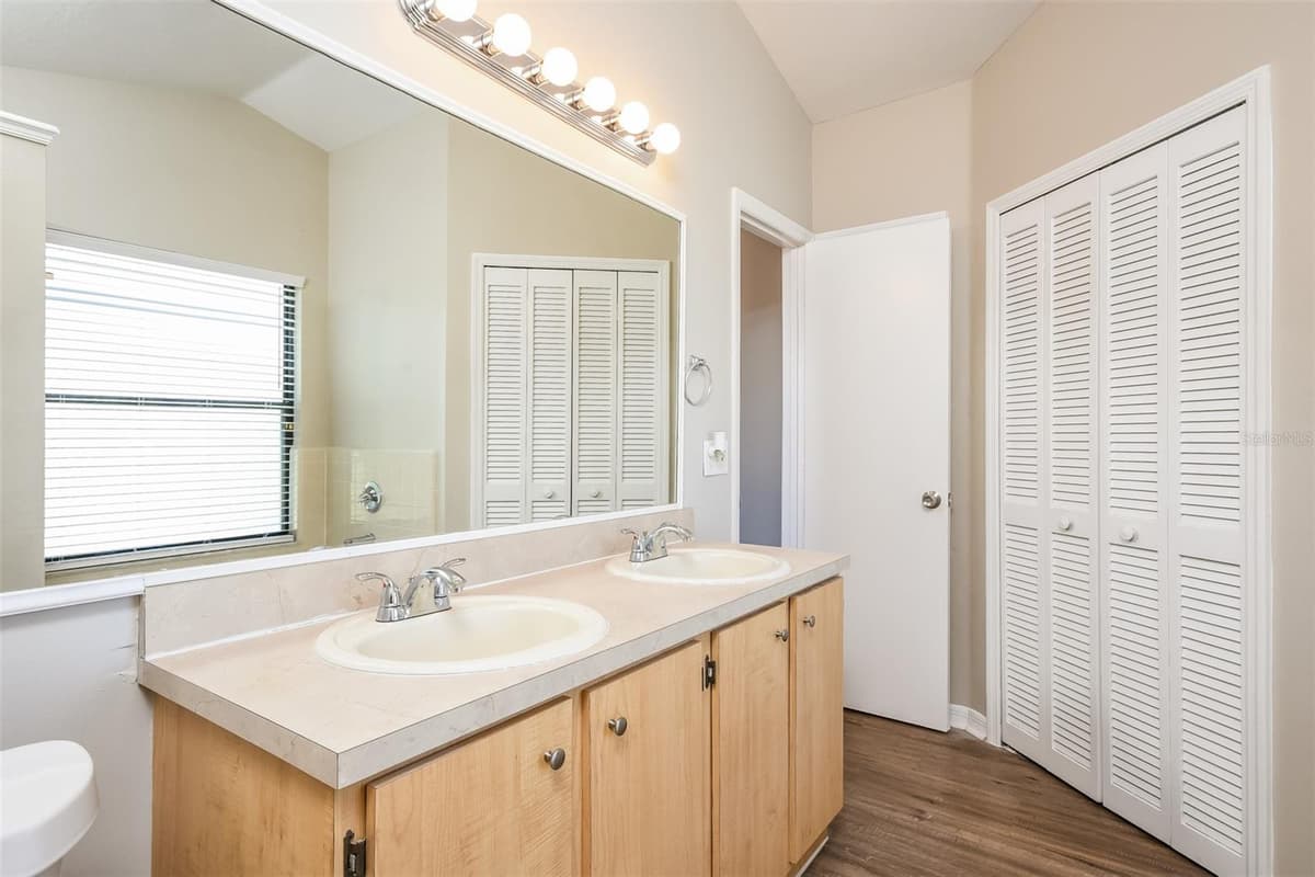 11943 BLACKHEATH CIRCLE — photo 10 of 15