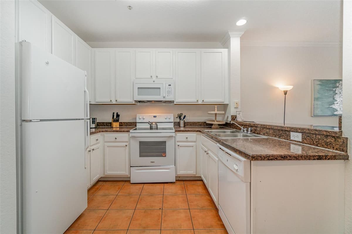 14200 AVALON ROAD — photo 4 of 31