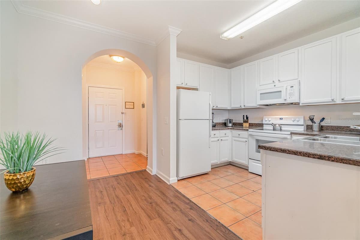 14200 AVALON ROAD — photo 13 of 31