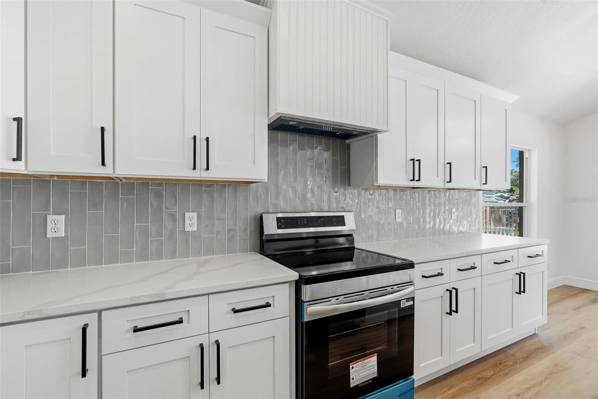 4603 HIDDEN SHADOW DRIVE — photo 10 of 36
