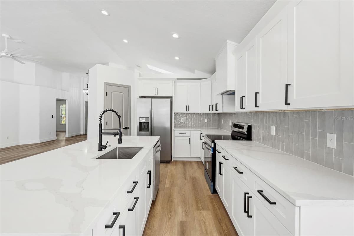 4603 HIDDEN SHADOW DRIVE — photo 11 of 36
