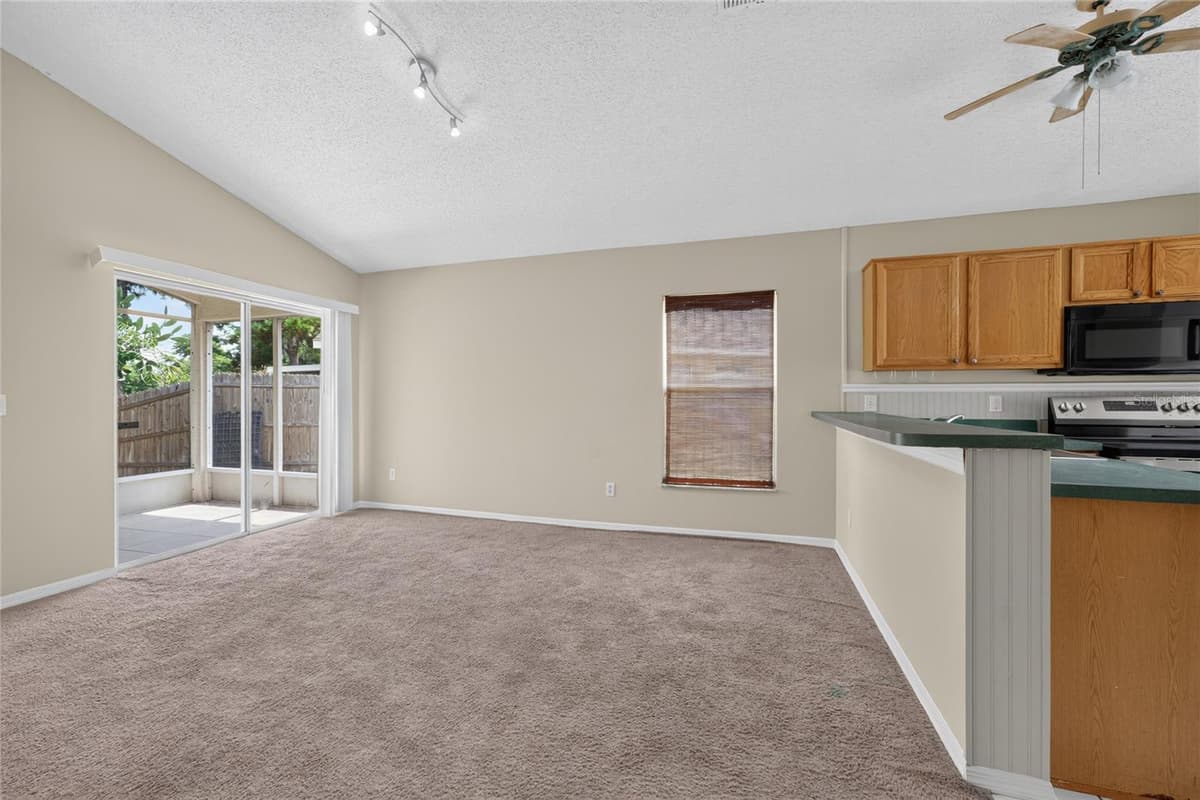 13617 EMERALDVIEW DRIVE — photo 11 of 30