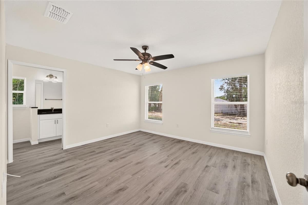 7 CYPRESS ROAD — photo 9 of 32
