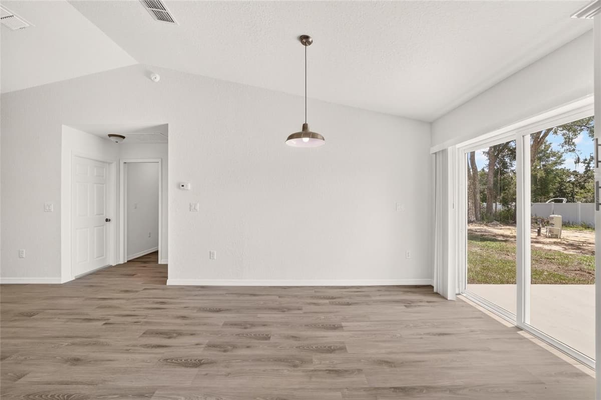 7 CYPRESS ROAD — photo 18 of 32
