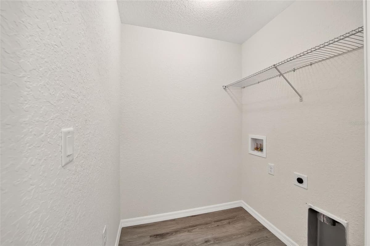 7 CYPRESS ROAD — photo 22 of 32