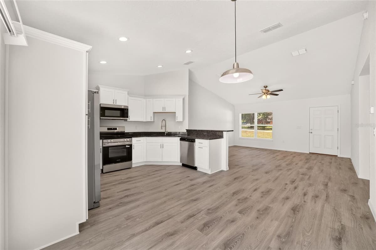 7 CYPRESS ROAD — photo 8 of 32