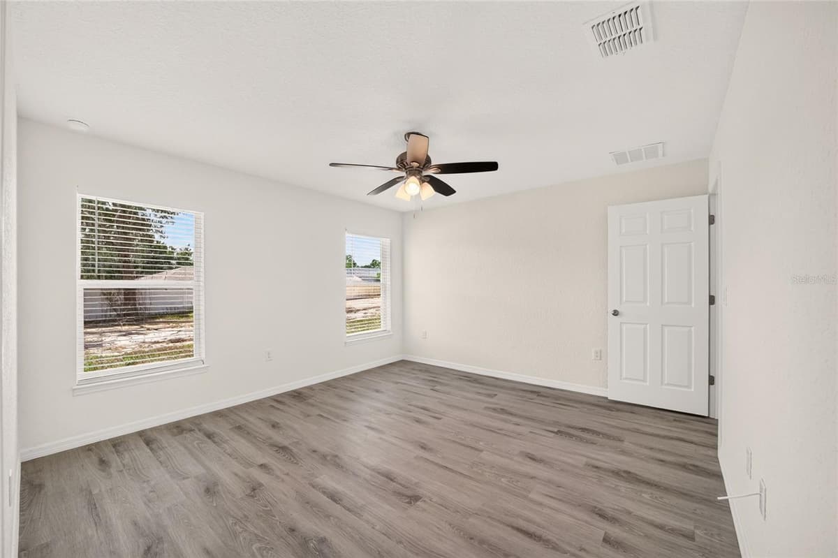 7 CYPRESS ROAD — photo 25 of 32