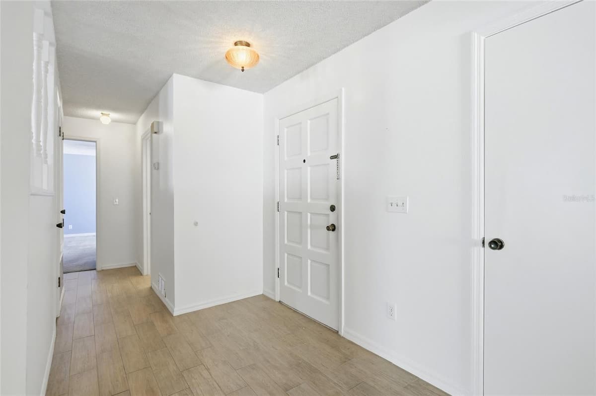 2721 CECILE STREET — photo 4 of 50