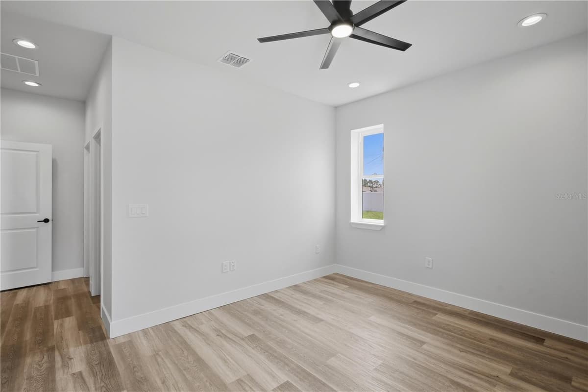 3 WHELAN PLACE — photo 22 of 42
