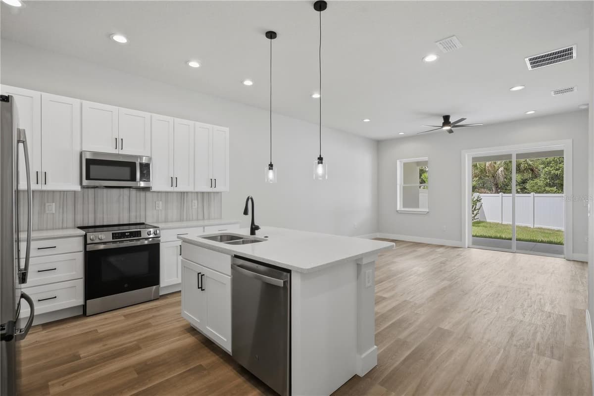 3 WHELAN PLACE — photo 40 of 42