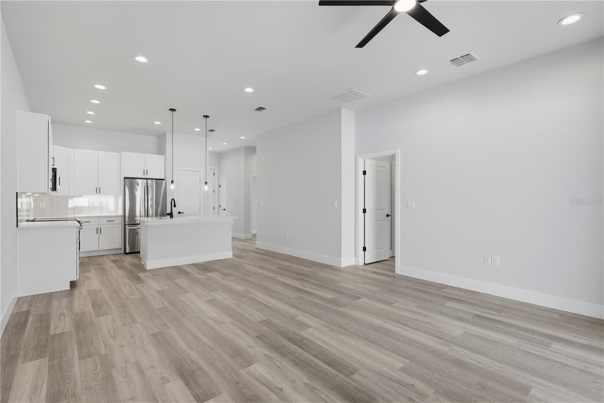 3 WHELAN PLACE — photo 14 of 42
