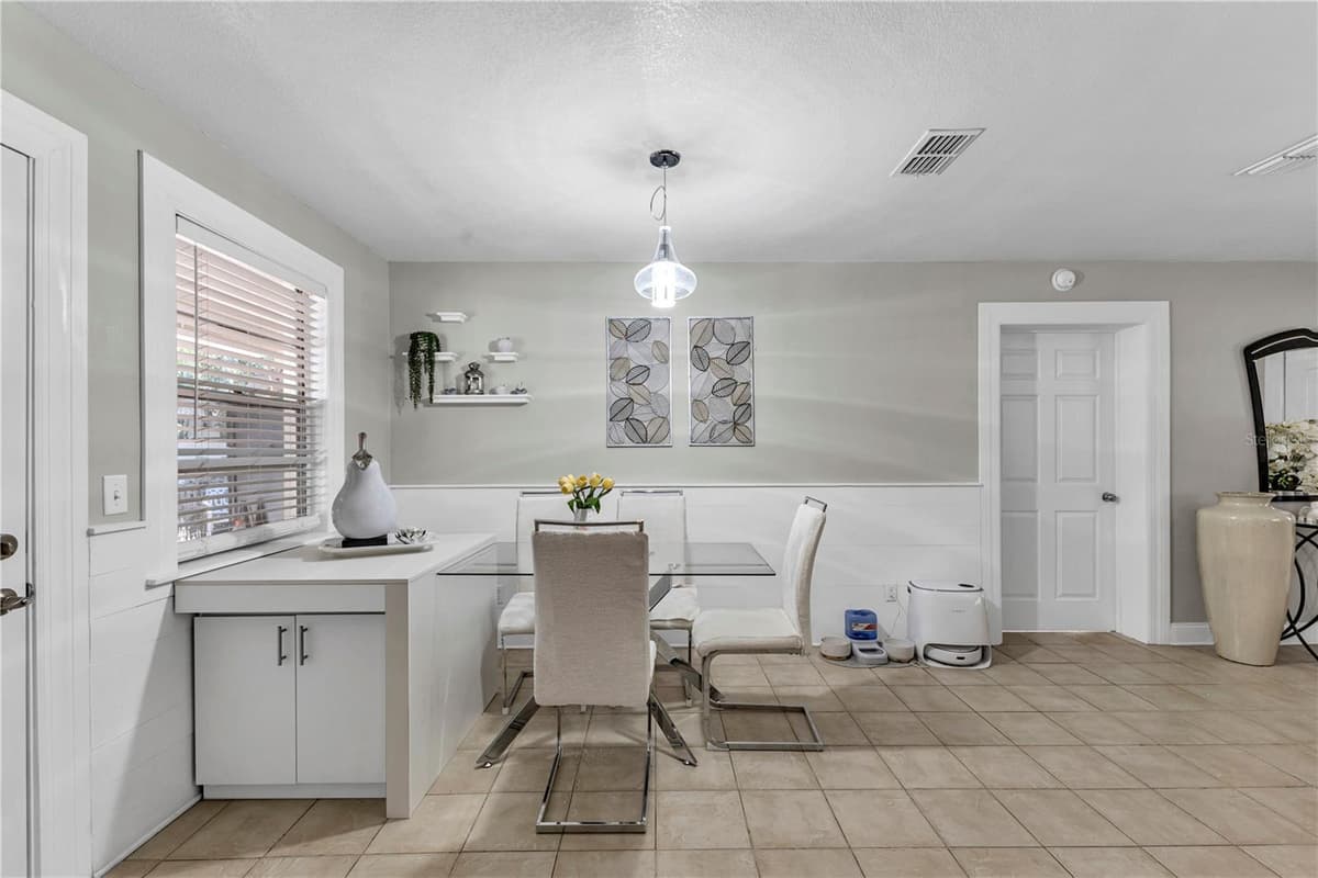 7903 LEMANS DRIVE — photo 9 of 39