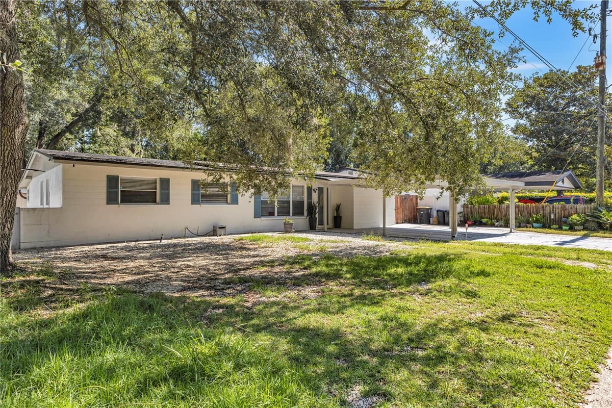 7903 LEMANS DRIVE — photo 3 of 39