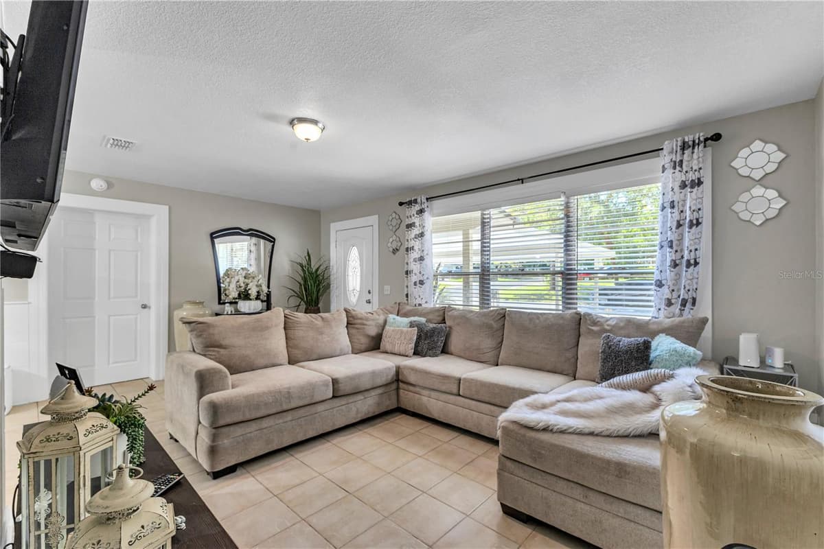 7903 LEMANS DRIVE — photo 13 of 39