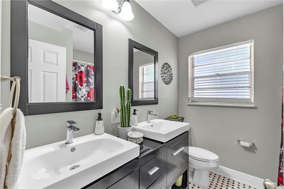 7903 LEMANS DRIVE — photo 14 of 39