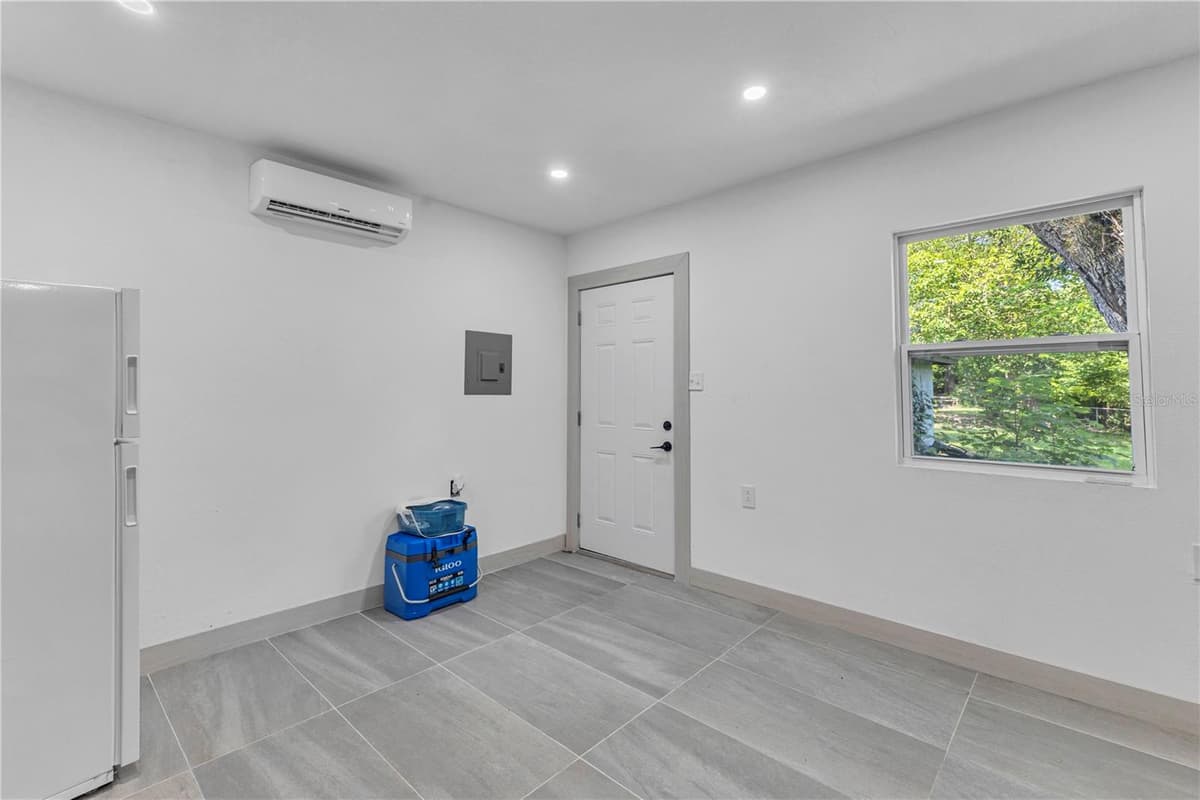 7903 LEMANS DRIVE — photo 33 of 39