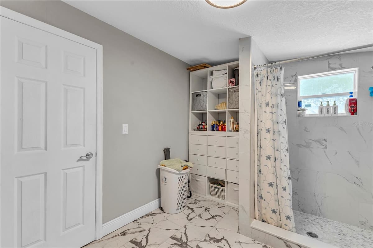 7903 LEMANS DRIVE — photo 21 of 39