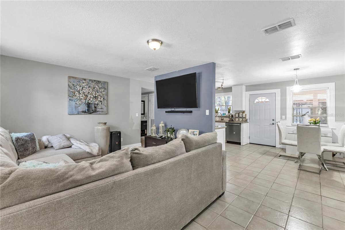 7903 LEMANS DRIVE — photo 5 of 39