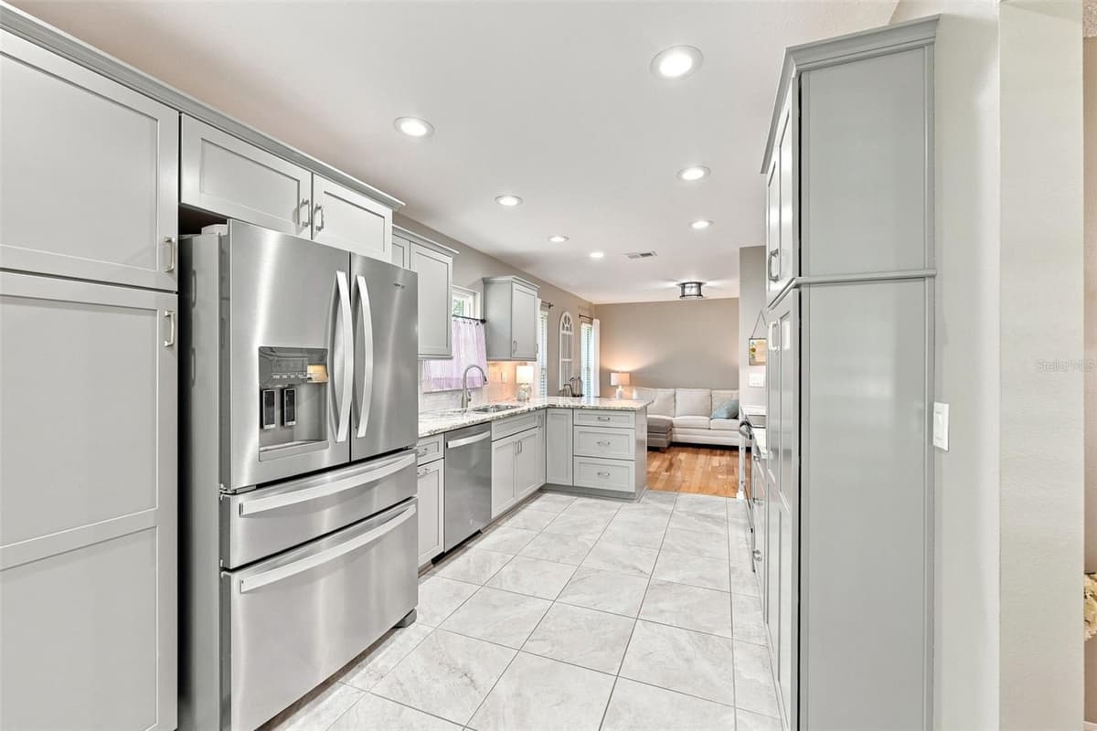 2412 LOCKSLEY STREET — photo 14 of 93