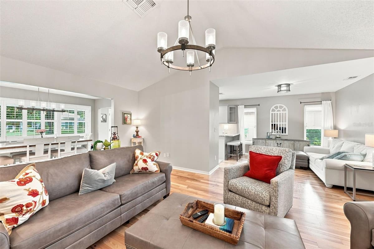 2412 LOCKSLEY STREET — photo 10 of 93