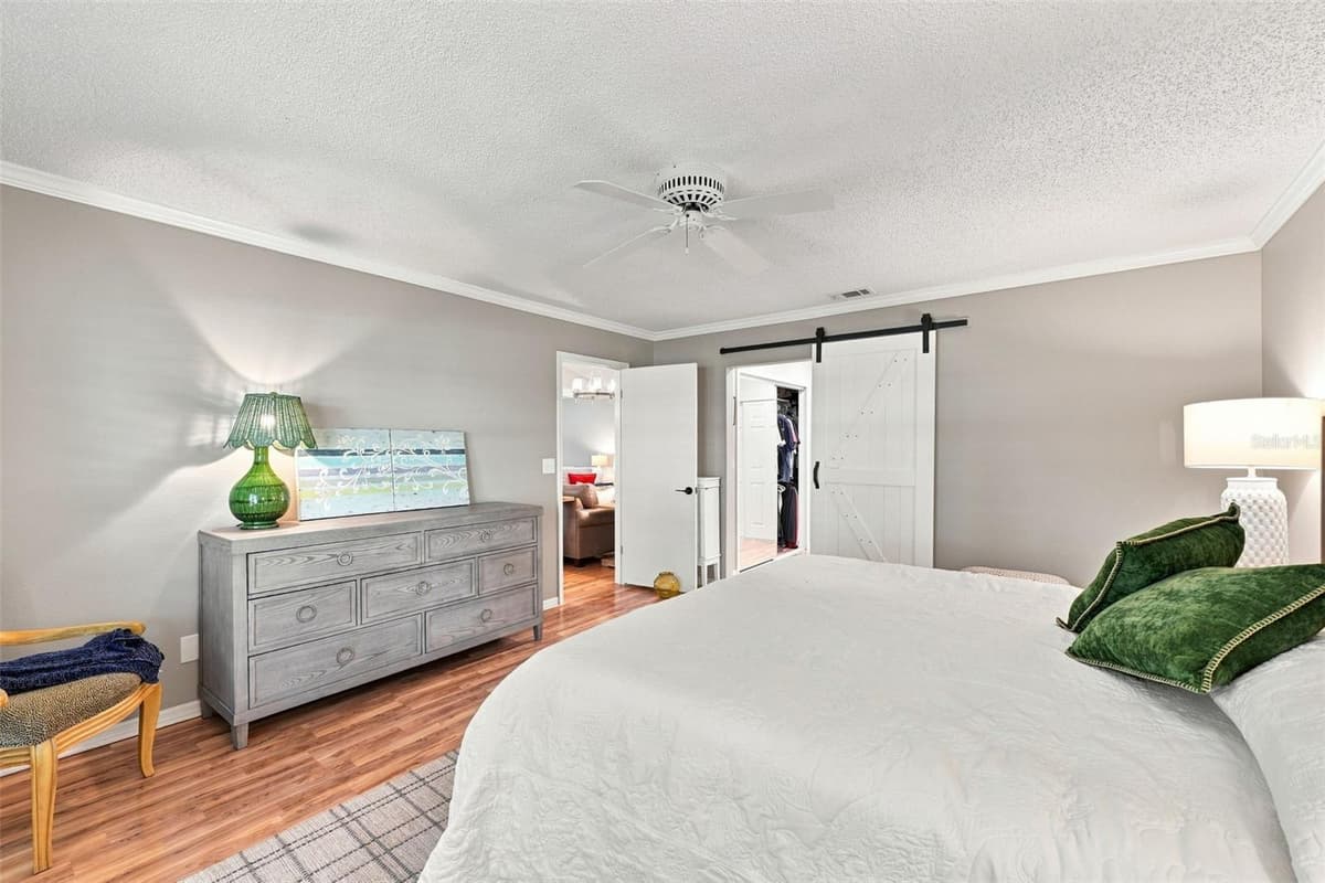 2412 LOCKSLEY STREET — photo 19 of 93