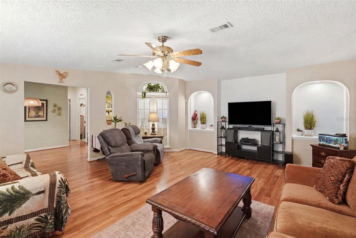 6229 KNOTTY PINE DRIVE — photo 6 of 35