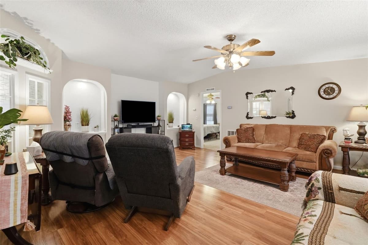 6229 KNOTTY PINE DRIVE — photo 7 of 35