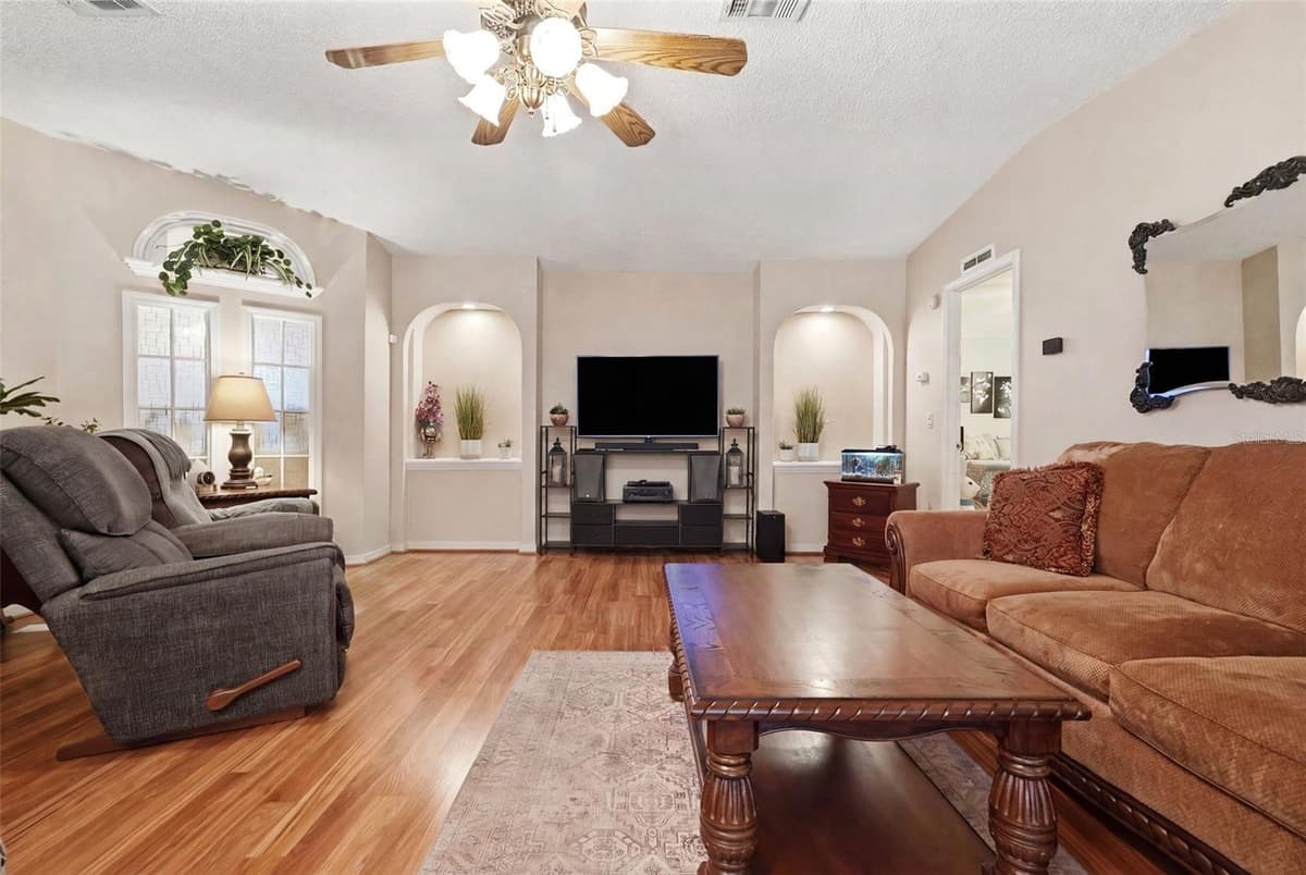 6229 KNOTTY PINE DRIVE — photo 8 of 35