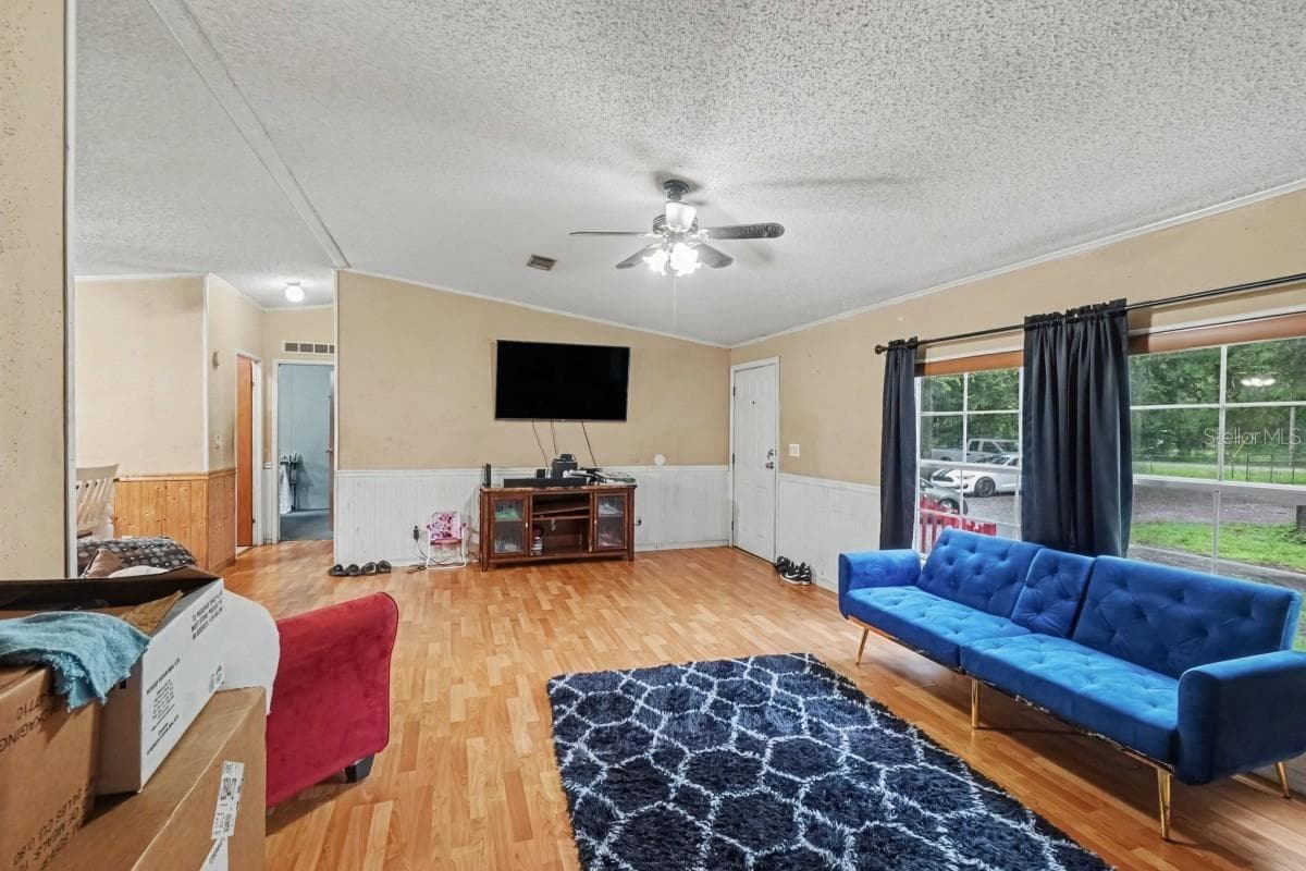 5031 ELM DRIVE — photo 4 of 26