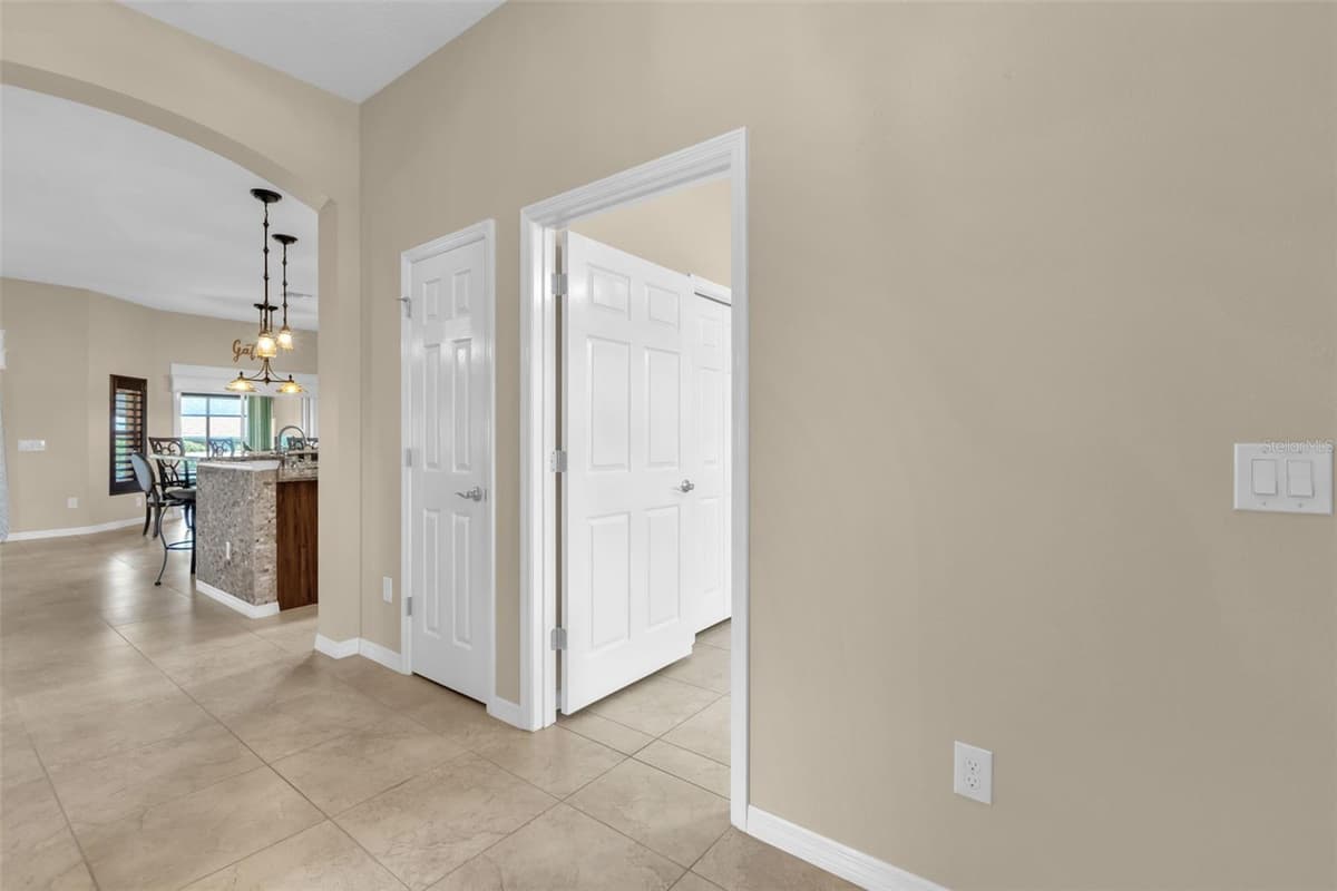 1885 OAKCREST PATH — photo 6 of 56