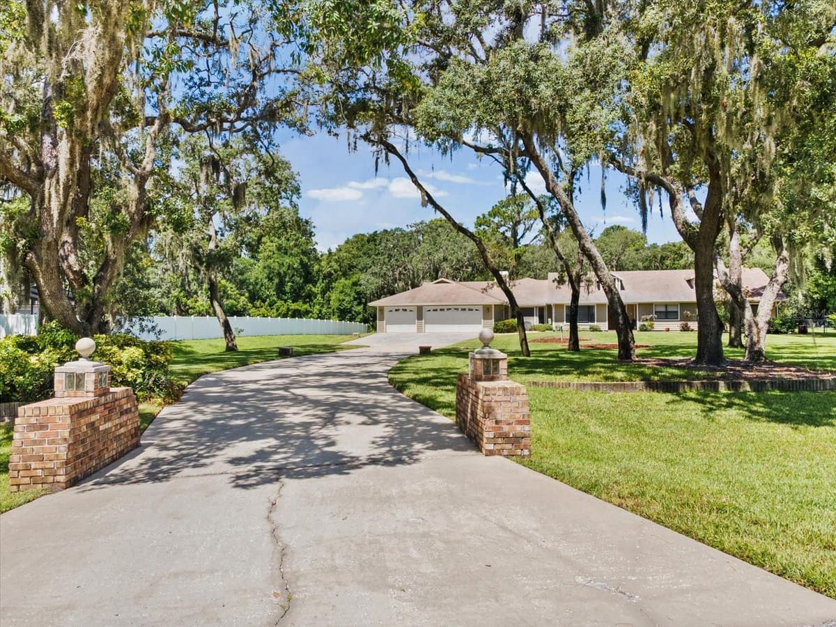 6655 MILLSTONE DRIVE — photo 2 of 67