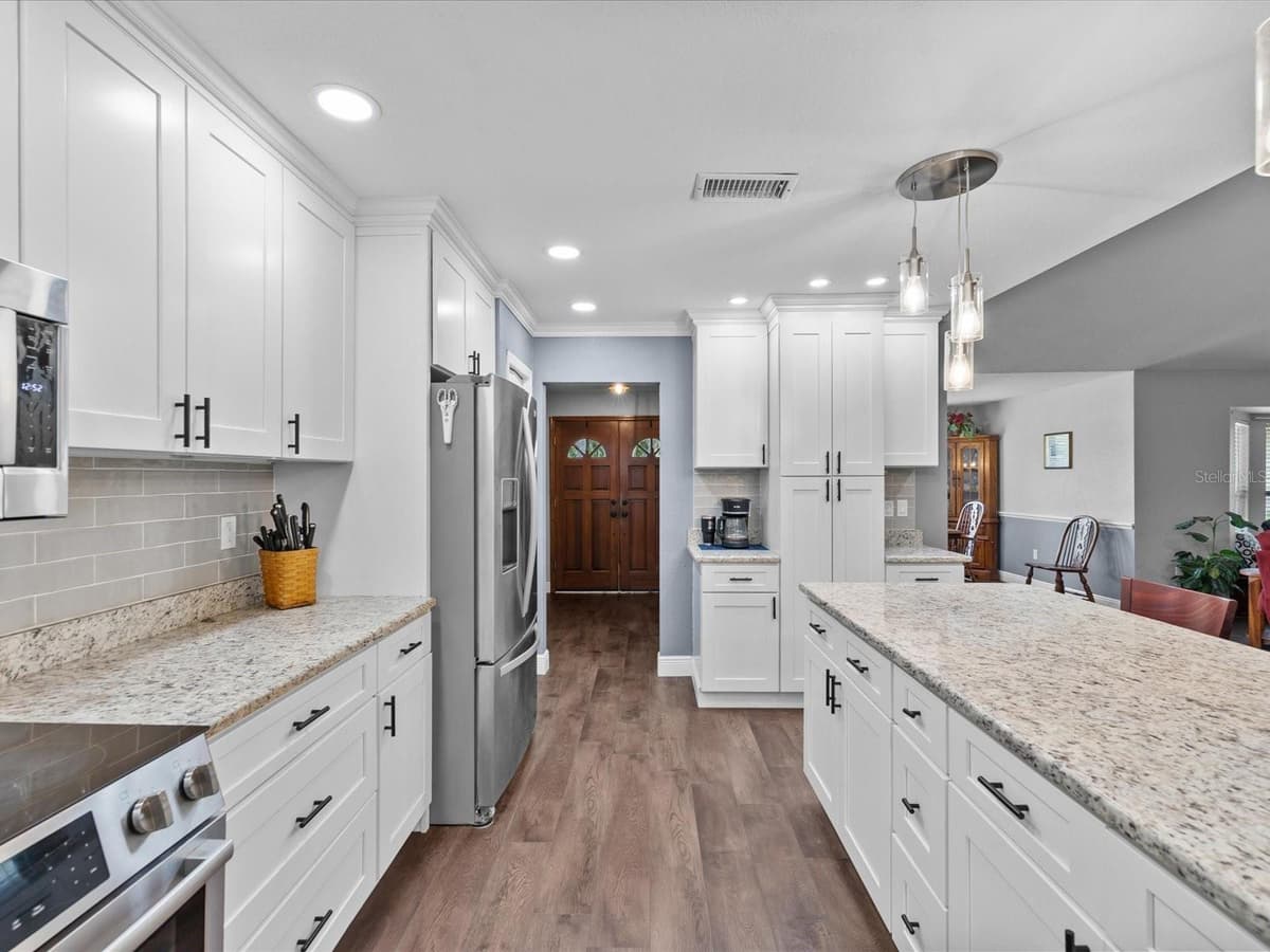 6655 MILLSTONE DRIVE — photo 13 of 67